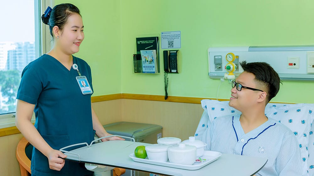 Lớp Nghiệp vụ hộ lý trợ giúp chăm sóc